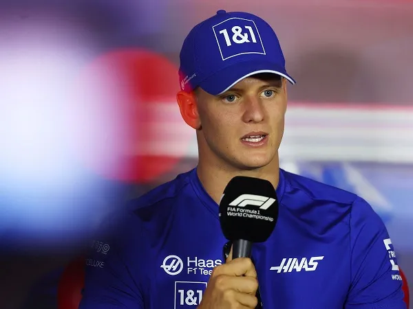 Mick Schumacher angkat bicara soal insiden tabrakan dengan Latifi.