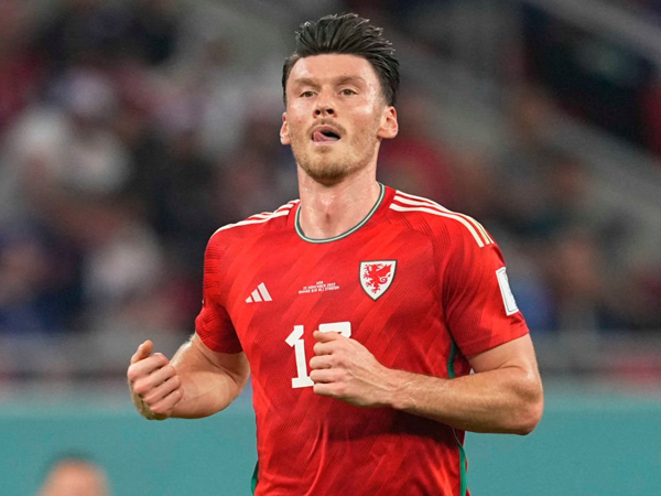 Zlatan Ibrahimovic Jadi Panutan Bagi Striker Wales