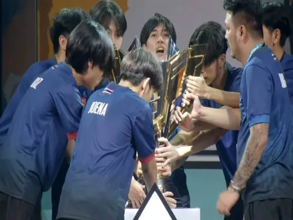 EVOS Phoenix Juara FFWS 2022 Bangkok, RRQ Kazu & SES Alfaink Papan Tengah