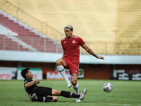 Laga uji coba PSS Sleman kontra Persiba Bantul