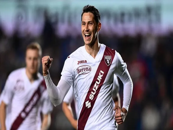 AS Roma menaruh minat kepada gelandang Torino yaitu Sasa Lukic jelang dibukanya bursa transfer musim dingin 2023 / via Getty Images