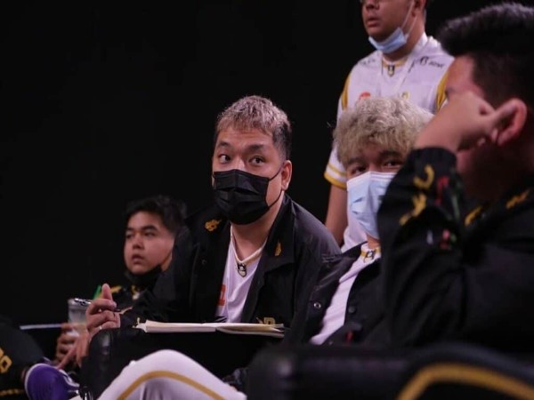 Pelatih RRQ Hoshi Bagikan Update Kondisi Kesehatan Tangan R7 Jelang M4