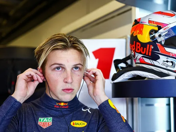 Pebalap F2, Liam Lawson saat menjajal Red Bull Racing. (Images: Getty)