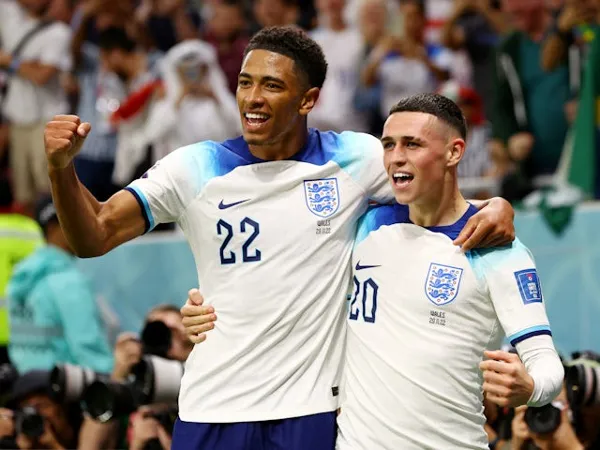 Jude Bellingham dan Phil Foden
