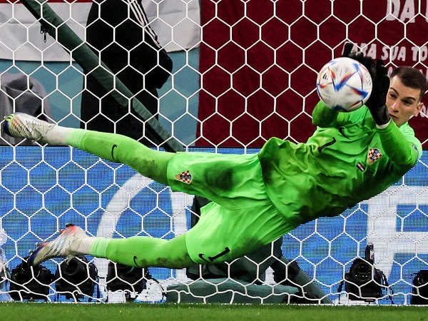 Dominik Livakovic Bersinar Lagi, Kroasia Kalahkan Brasil Lewat Adu Penalti