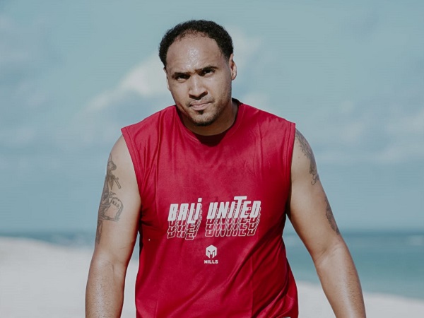 Dior Lowhorn Ungkap Manfaat Berlatih di Pantai Bersama Bali United