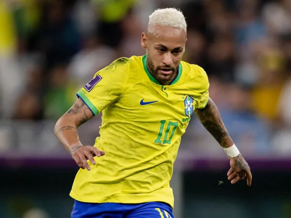 Pele Kirim Pesan Kepada Neymar setelah Rekor Golnya Dipecahkan