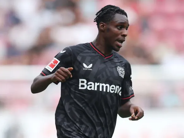 Bek kanan Bayer Leverkusen, Jeremie Frimpong.