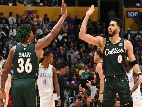 Dua pemain andalan Boston Celtics, Jayson Tatum dan Marcus Smart.