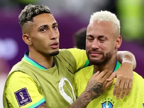 Raphinha saat bersama Neymar. (Images: Getty)