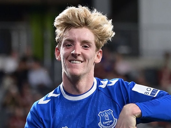 Diminati Tottenham dan Chelsea, Gordon Siap Teken Kontrak Baru