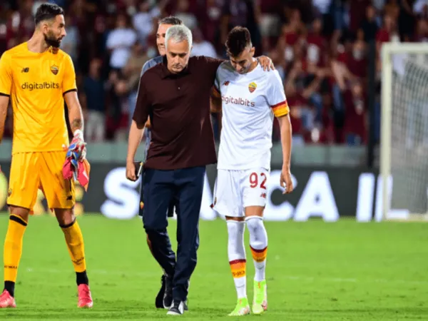 Stephan El Shaarawy optimis Jose Mourinho bakal lama melatih AS Roma, menyusul rumor penunjukan The Special One sebagai manajer baru Timnas Portugal / via Getty Images