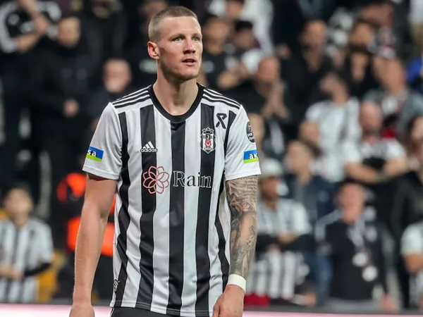 Striker Burnley, Wout Weghorst.