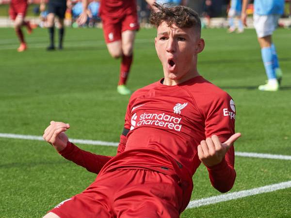 Liverpool Beri Lewis Koumas Kontrak Profesional Pertama