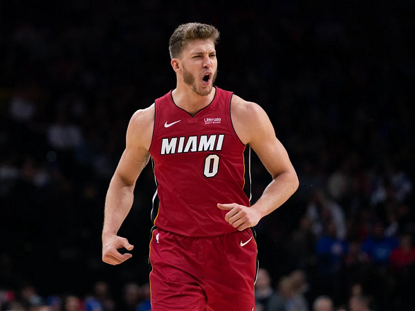 Meyers Leonard Diberi Kesempatan Untuk Tryout Bersama Lakers