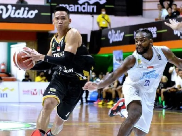 Pebasket Dewa United Banten Azzaryan Pradhitya. (Foto: Antara)