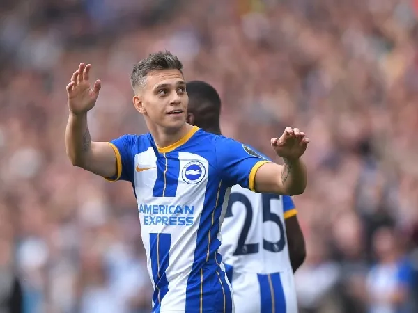 Arsenal memandang Leandro Trossard sebagai alternatif