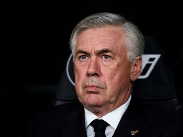 Carlo Ancelotti Bakal Tendang Alvaro Odriozola dari Skuat