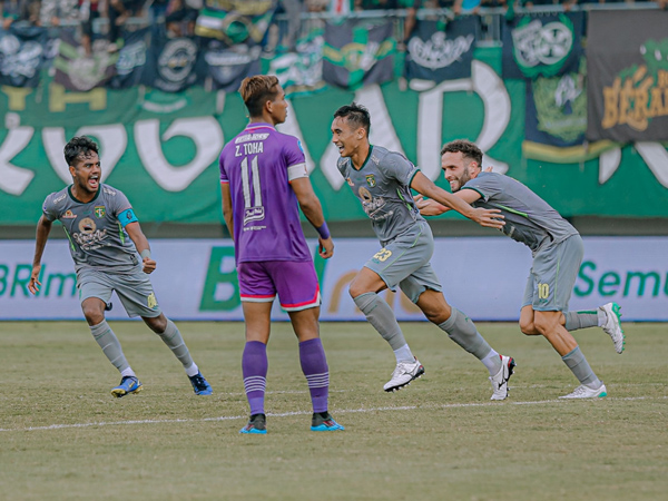 Persebaya Surabaya Bantai Persita Tangerang, Aji Santoso Puas