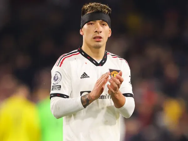 Bek Manchester United, Lisandro Martinez.
