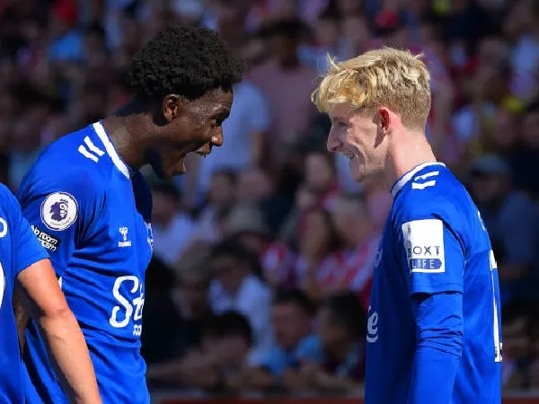 Anthony Gordon dan Amadou Onana dihubungkan dengan Chelsea