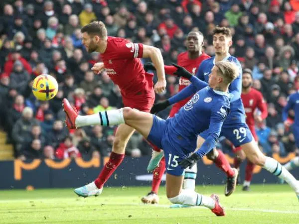 Neville dan Carra Yakin Liverpool dan Chelsea Tidak Akan Masuk Empat Besar