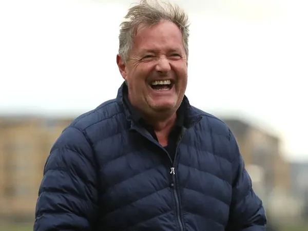 Jurnalis sepak bola, Piers Morgan.