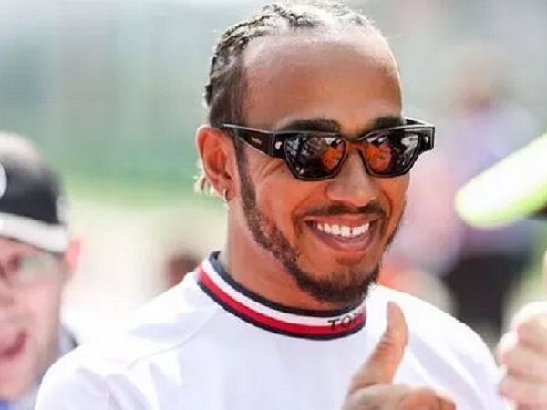 Lewis Hamilton Salurkan Emosi dengan Cara Balapan