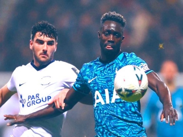 Menit Bermain Kurang, Davinson Sanchez Isyaratkan Hengkang Dari Tottenham