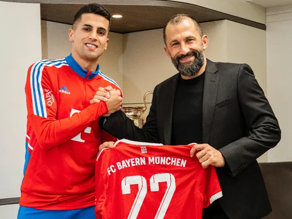 Bek sayap Manchester City, Joao Cancelo.