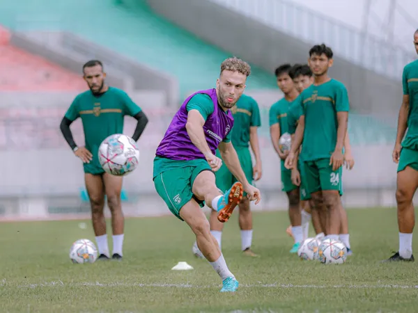 Persiapan Persebaya Surabaya jelang pertandingan kontra Borneo FC