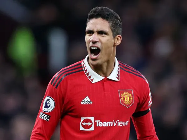 Bek Manchester United, Raphael Varane.
