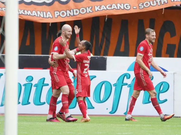 Penyerang Persija Jakarta, Michael Krmencik merayakan gol