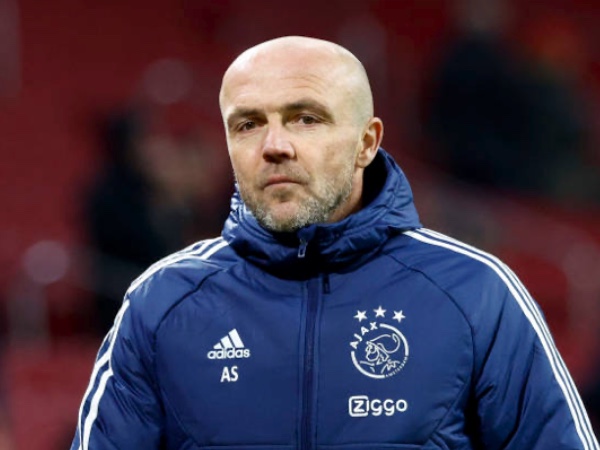 Alfred Schreuder Jadi Kandidat Utama Manajer Baru Leeds United