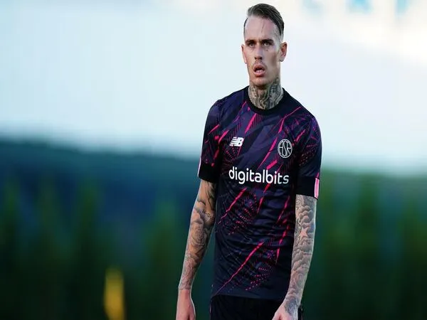 Rick Karsdorp: Banyak Berita Bohong Soal Diri Saya di AS Roma