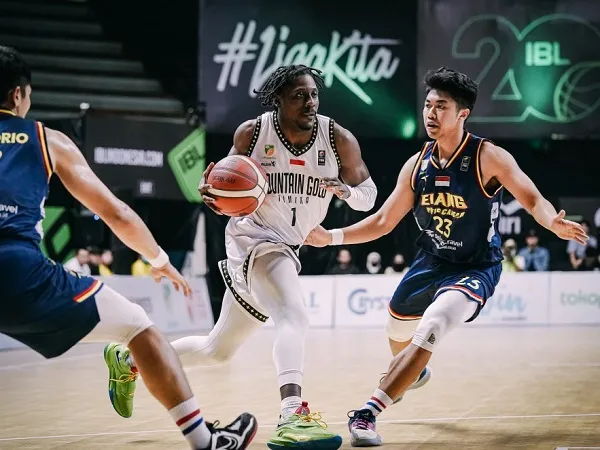 Mountain Gold Timika tersenyum lebar usai tutup Seri Surabaya dengan kemenangan impresif.