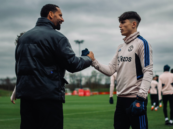 Rio Ferdinand Beri Kesaksian Kondisi di Carrington: Positif dan Luar Biasa!