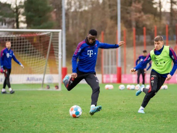 Gagal Temukan Pembeli, Bayern Munich Berencana Pinjamkan Bouna Sarr