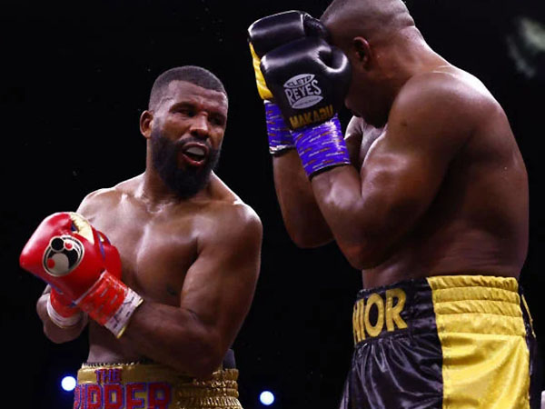 Badou Jack Hentikan Ilunga Makabu, Rebut Gelar Juara Kelas Penjelajah WBC