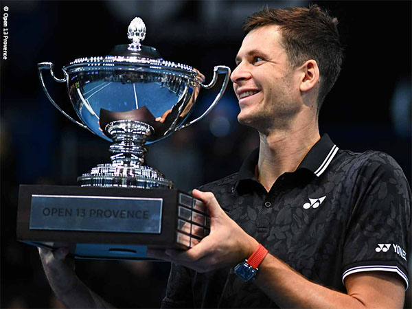 Hubert Hurkacz Atasi Benjamin Bonzi Demi Gelar Di Marseille
