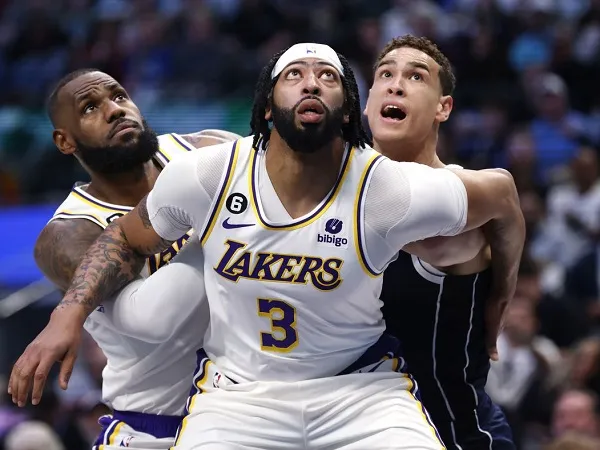 Los Angeles Lakers berhasil bangkit dan kalahkan Dallas Mavericks.