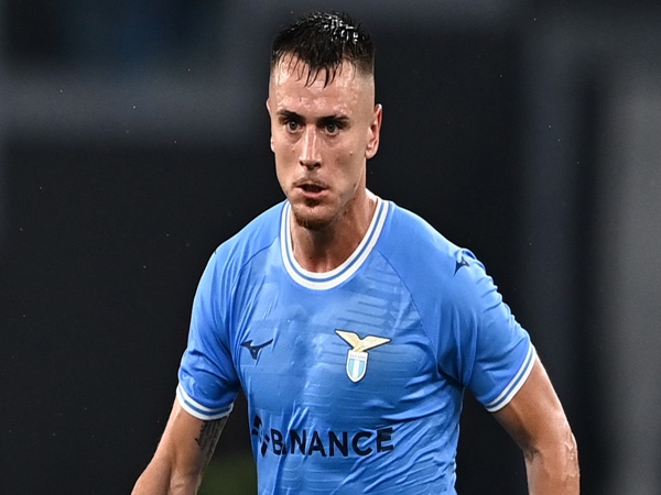 Miliki Hubungan Kuat, Patric Incar Penampilan ke-200 Bersama Lazio
