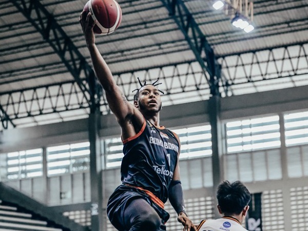 Randy Bell Antarkan Bumi Borneo Benamkan Elang Pacific