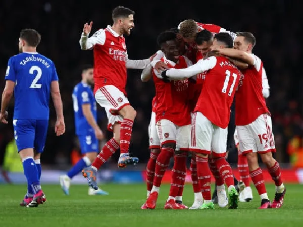 Wayne Bridge Yakin Arsenal akan Segera Tergelincir dari Puncak Klasemen