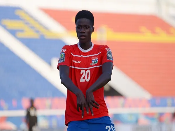 Tottenham pantau Adama Bojang