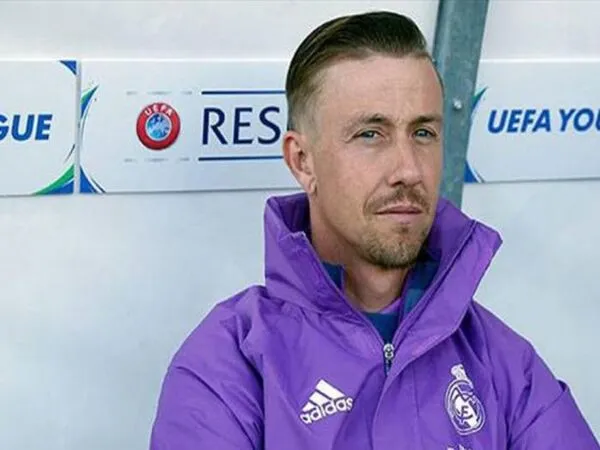 Guti Hernandez mengajak pemain sayap Napoli yaitu Khvicha Kvaratskhelia, untuk bergabung dengan Real Madrid di masa mendatang / via Istimewa