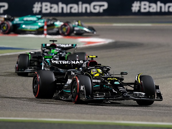 Mercedes Diragukan Bisa Bersaing di Papan Atas