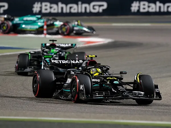 Mercedes Diragukan Bisa Bersaing di Papan Atas