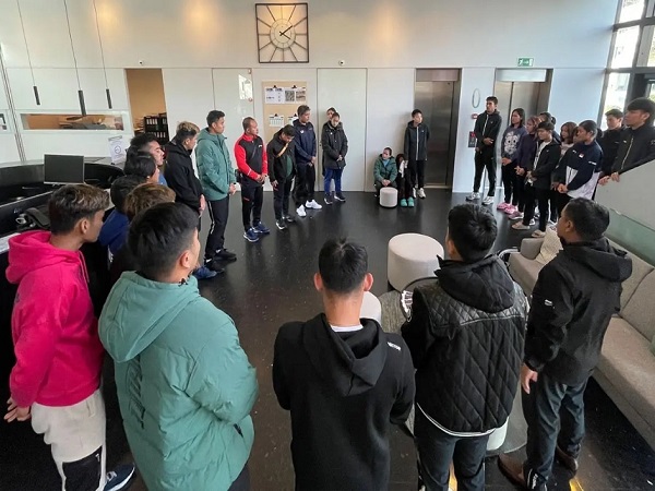 Tim Indonesia Panjatkan Doa Bersama Untuk Syabda Perkasa Jelang Swiss Open