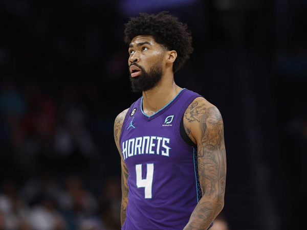 Charlotte Hornets Beri Kontrak Baru Kepada Nick Richards